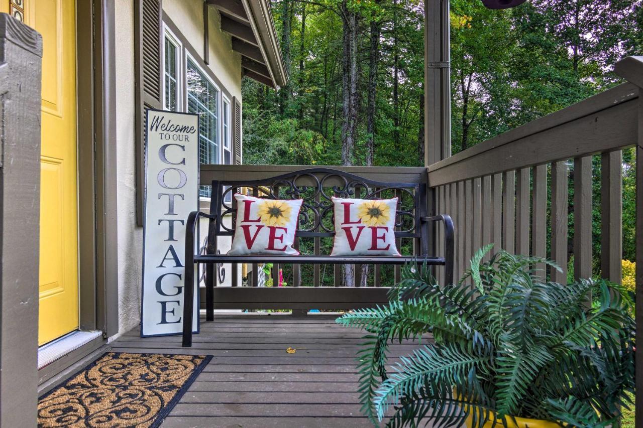 Shaw Creek Cottage With Fire Pit And Forest Views Hendersonville Extérieur photo